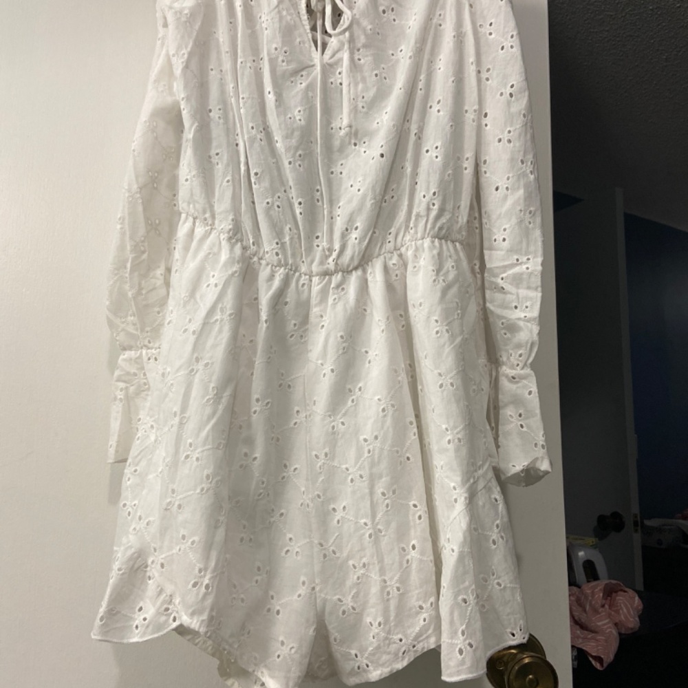 Sage white lace romper - Picture 2 of 4